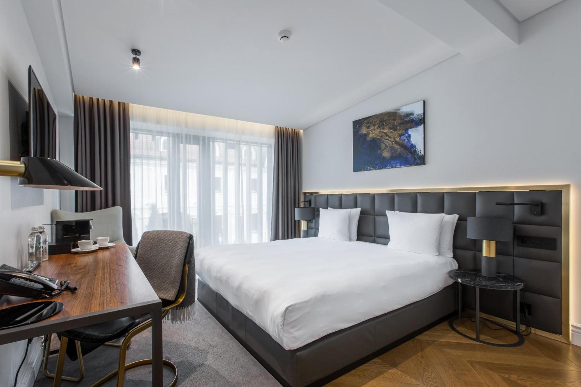 Hotel Pacai, Vilnius, A Member Of Design Hotels Bagian luar foto Deluxe room