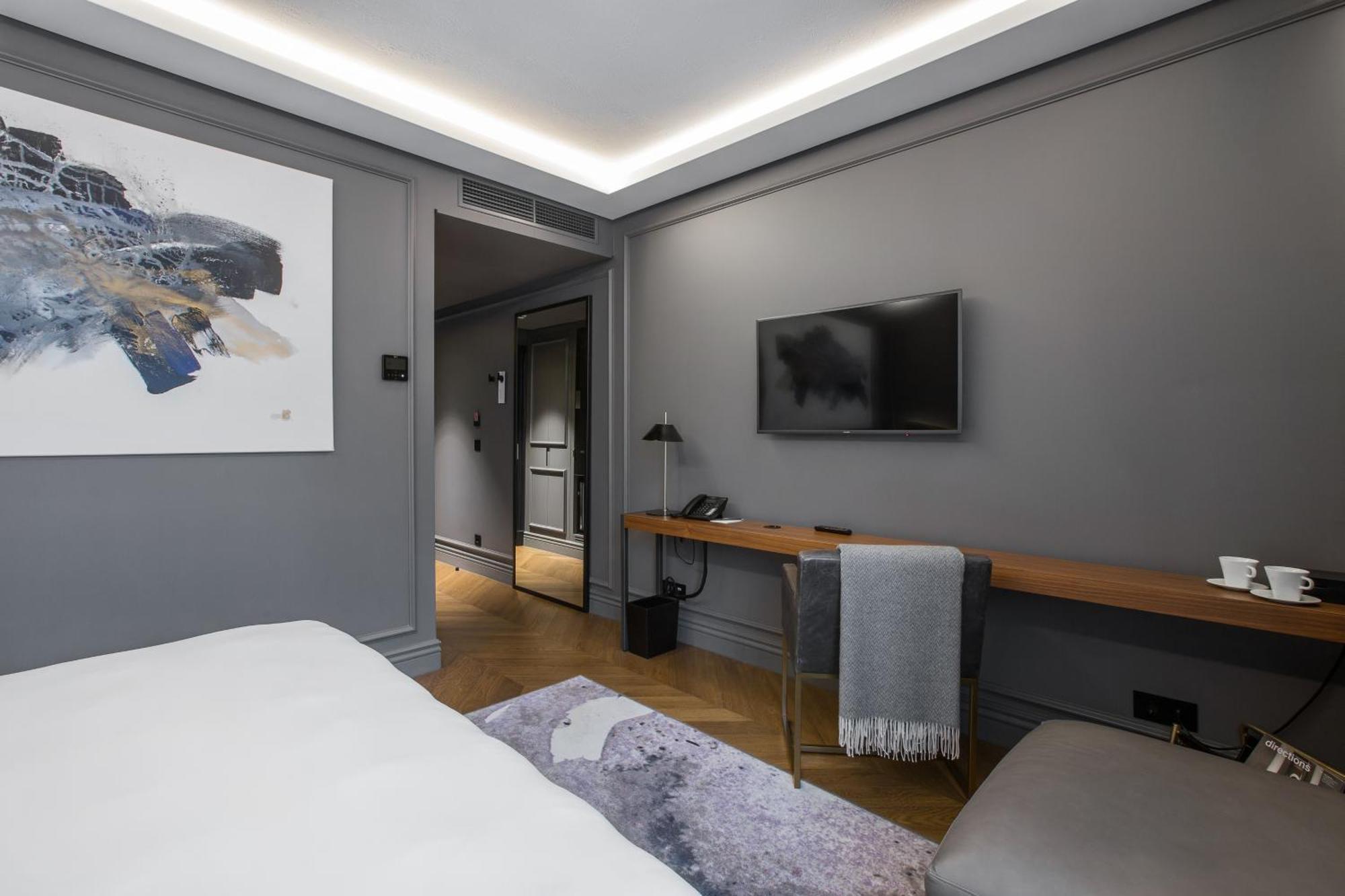 Hotel Pacai, Vilnius, A Member Of Design Hotels Bagian luar foto A room at the hotel