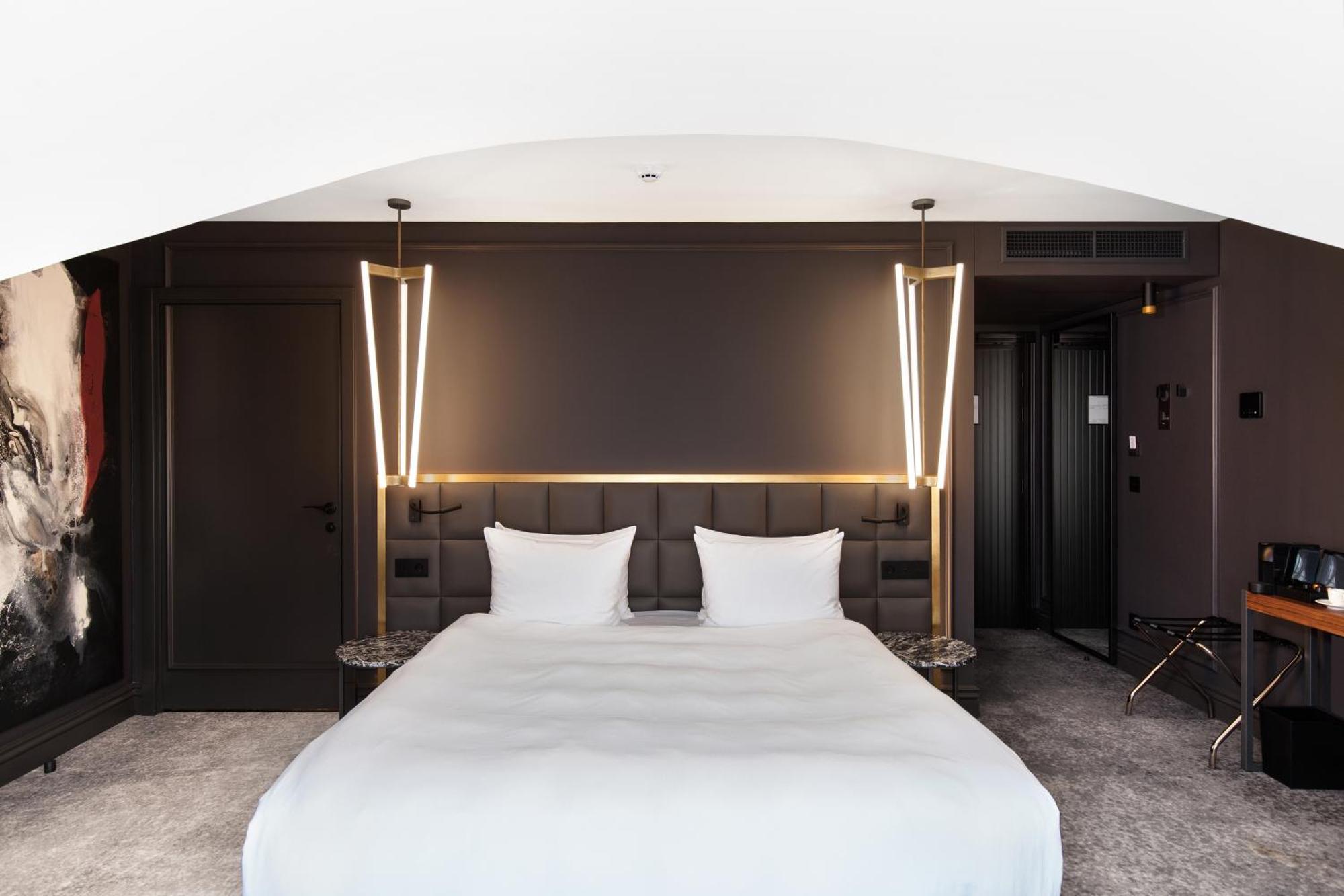 Hotel Pacai, Vilnius, A Member Of Design Hotels Bagian luar foto A room at the hotel