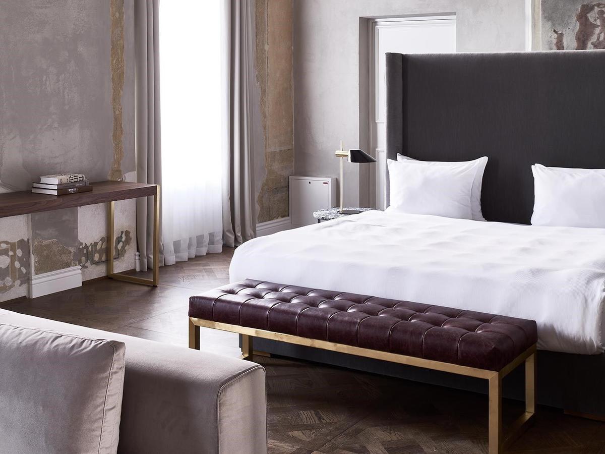 Hotel Pacai, Vilnius, A Member Of Design Hotels Bagian luar foto A bedroom at the hotel