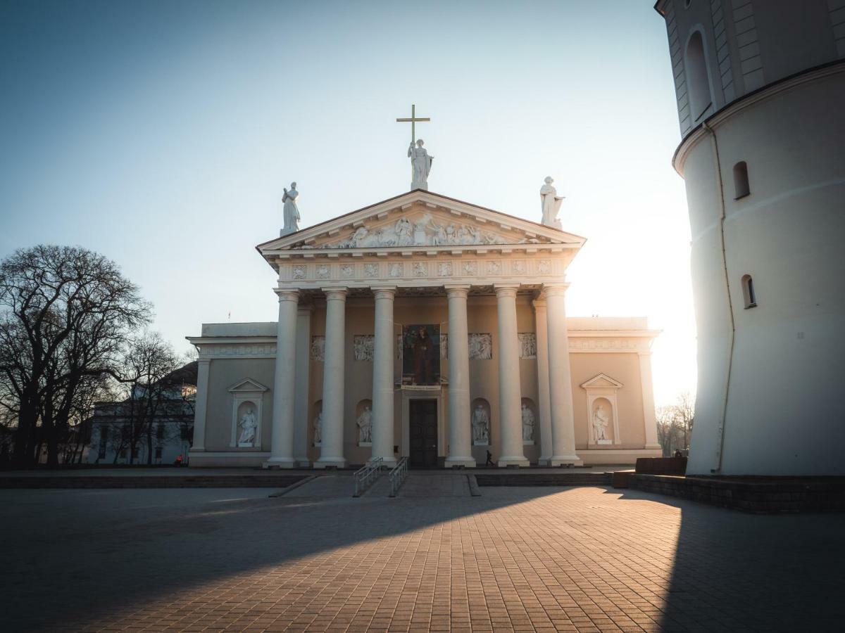 Hotel Pacai, Vilnius, A Member Of Design Hotels Bagian luar foto Kaunas Cathedral