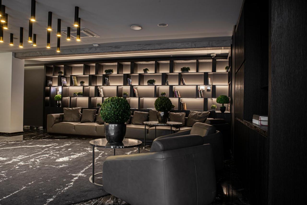 Hotel Pacai, Vilnius, A Member Of Design Hotels Bagian luar foto The lobby of the hotel
